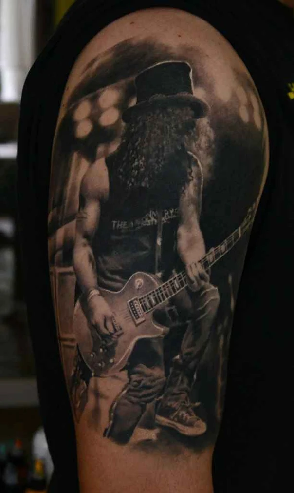 Реализм Musician, Guitar tattoo на Плечо