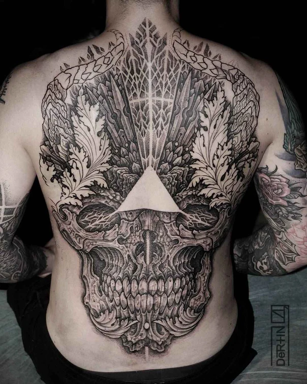 Блэкворк Skull, Geometric tattoo на Спина (полная)