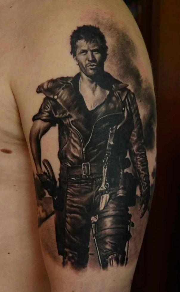 Чёрно-серая Portrait, Character tattoo на Плечо