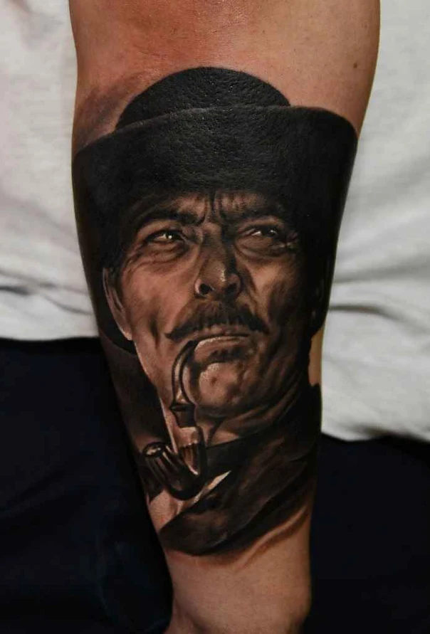 Реализм Portrait, Man tattoo на Предплечье