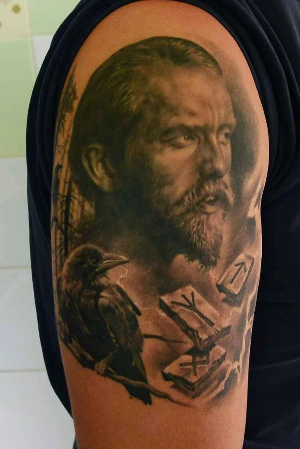 Реализм Portrait, Raven tattoo на Плечо