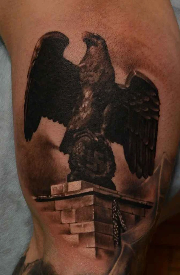 Реализм Eagle, Architecture tattoo на Бицепс