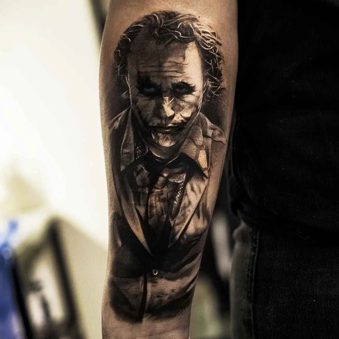 Tattoo artist Adrian Lindell black&grey portrait and abstract tattoo realism | Stockholm, Sweden