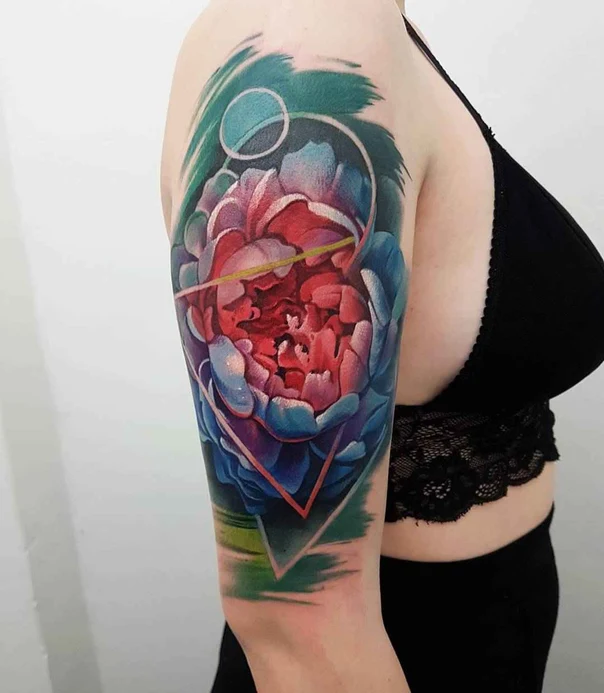 Иллюстративная Flower, Geometric tattoo на Плечо