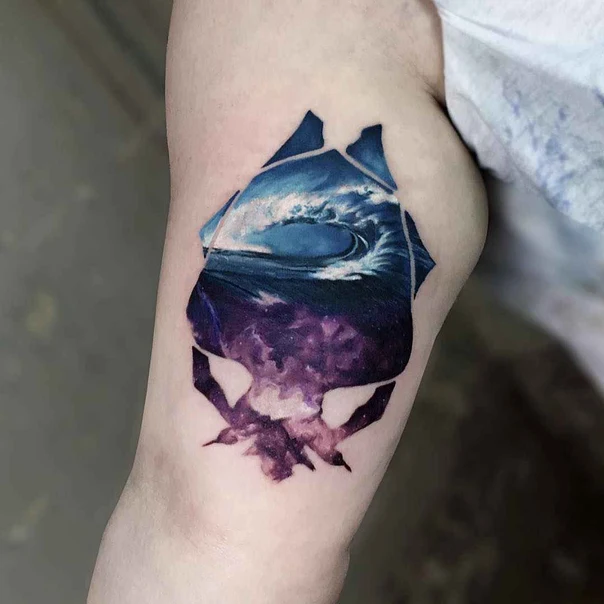 Illustrative Wave, Skull tattoo on Thigh