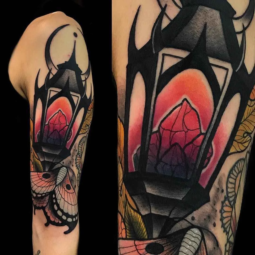 Tattoo artista Giulia Bongiovanni cria tattoo colorido neo tradicional | Roma, Itália