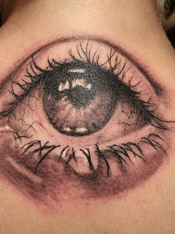 black and grey realism tatuaje en upper back #17875 | Tatuador CRISTIAN ZINK