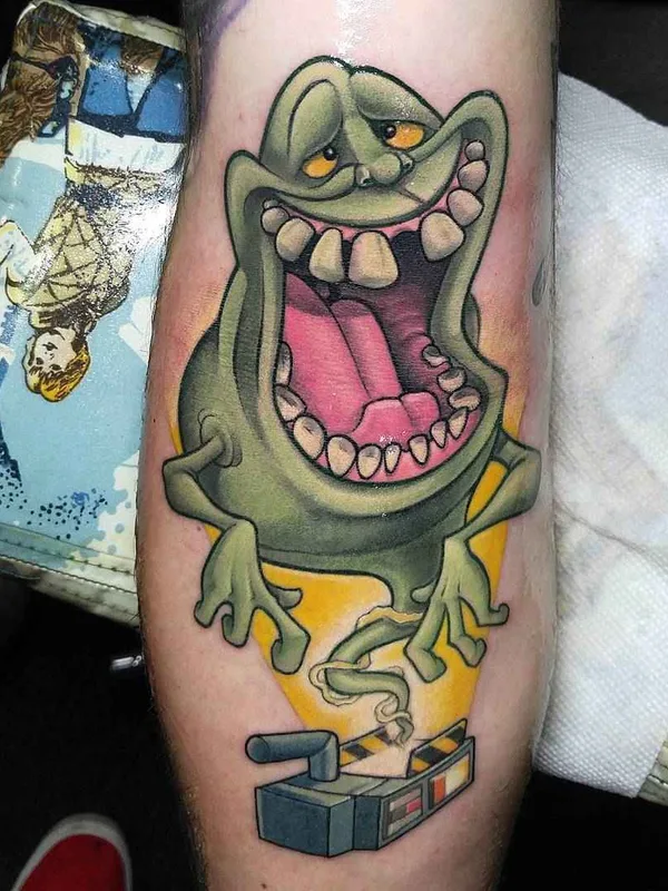 color cartoon tatuaje en calf #17770 | Tatuador Thom Bulman