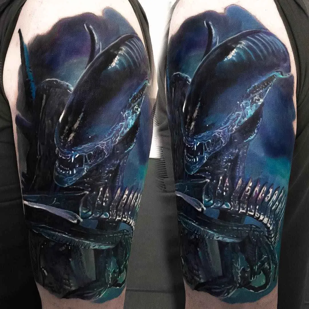 Tattoo artista Maksims Zotovs color authors tattoo realism | Riga, Latvia