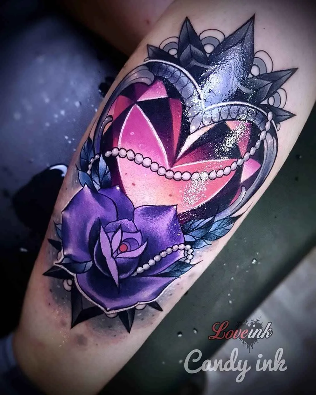 Tatuador Laura Konieczna, estilo de tatuagem de cores autorais neo-tradicional | Polônia
