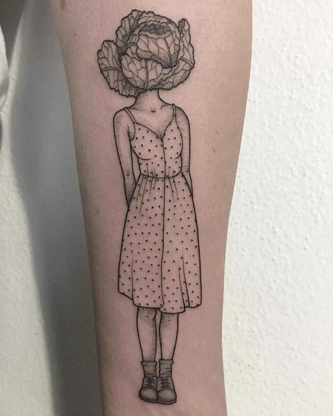 Tattoo artist Anna Neudecker authors style black surrealistic tattoo, linework, minimalism | Milano, Italy