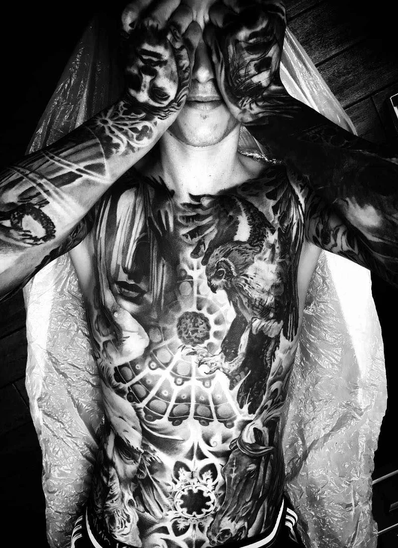 Black&Grey tattoo realistico di Mark Wosgerau