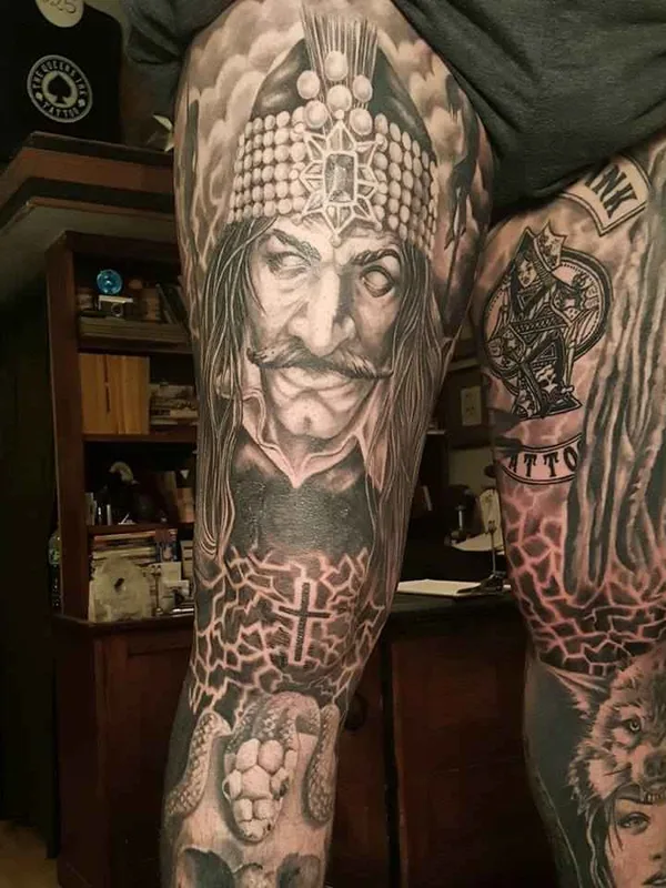 black and grey realism tatuaje en thigh #17868 | Tatuador CRISTIAN ZINK