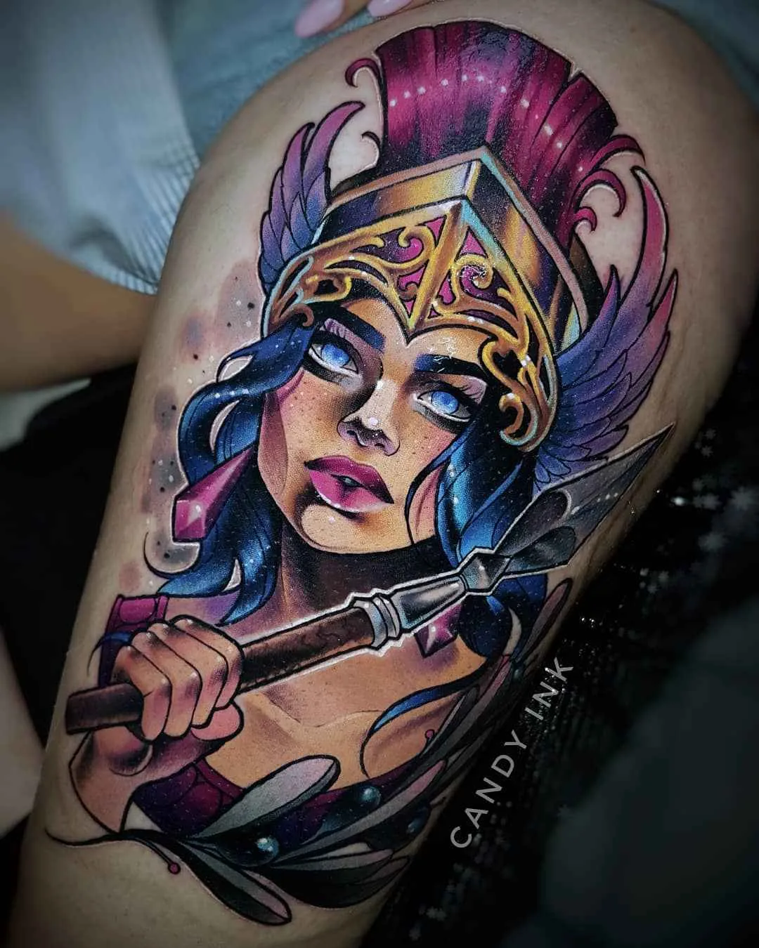Tatuador Laura Konieczna, estilo de tatuagem de cores autorais neo-tradicional | Polônia