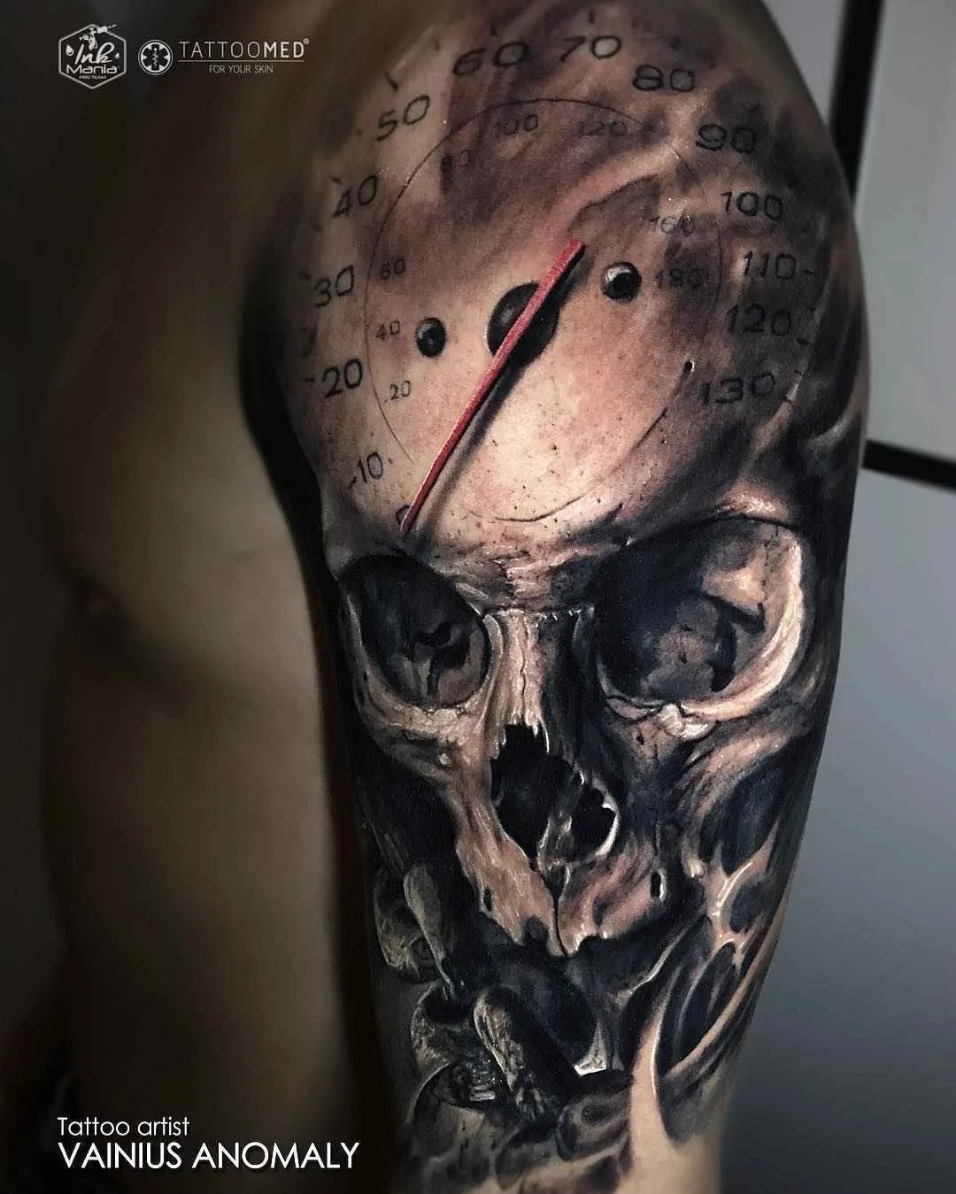 Artista di tatuaggi Vainius Anomaly tatuaggio a colori horror realismo in stile degli autori | Lituania