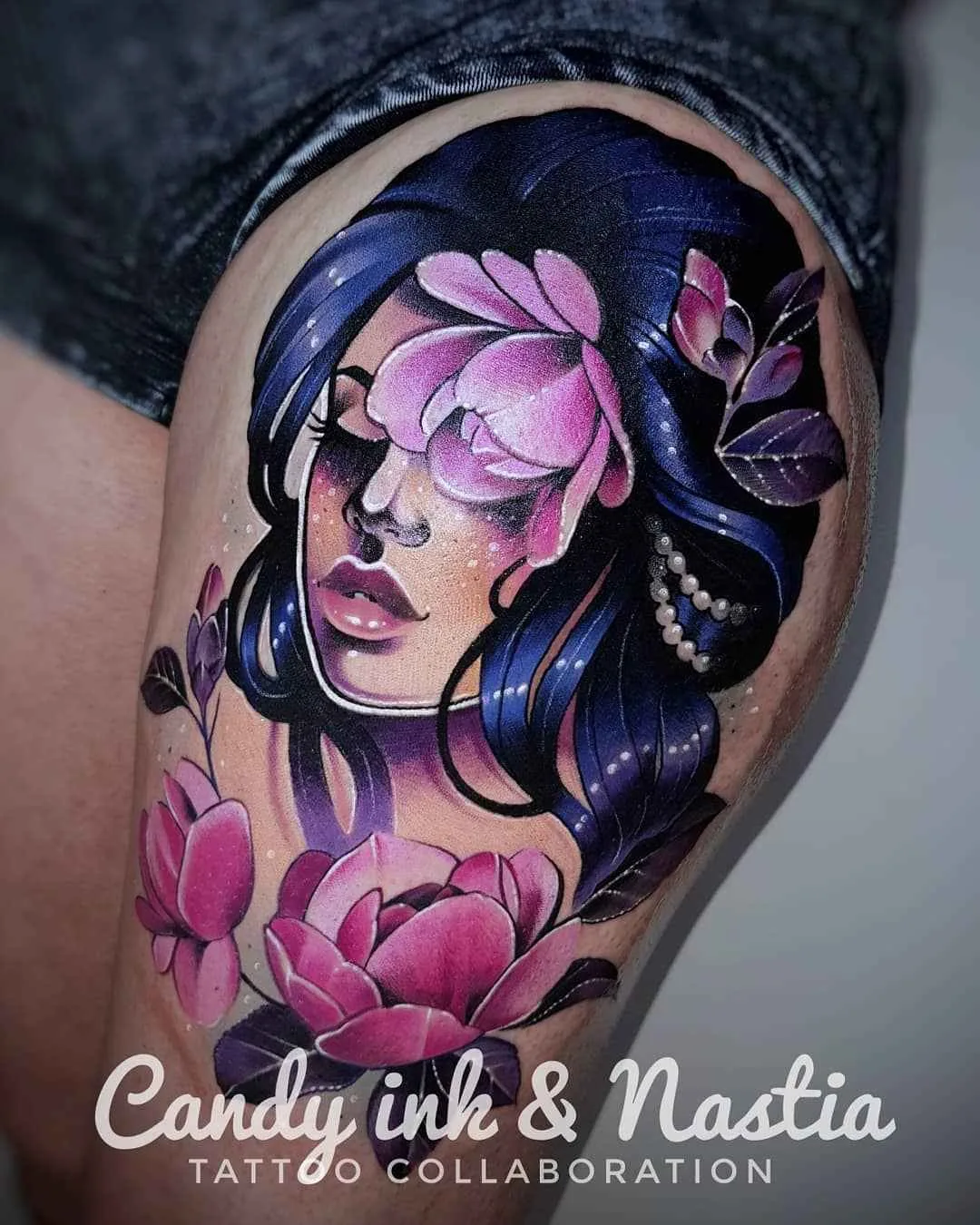 Tatuador Laura Konieczna, estilo de tatuagem de cores autorais neo-tradicional | Polônia