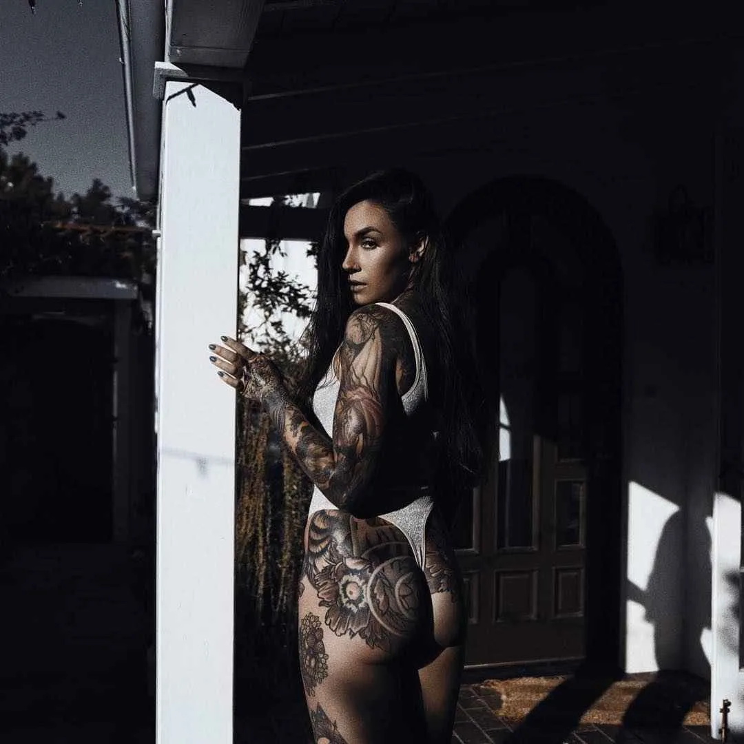 Татуированная модель и тату мастер Michelle Maron , альтернативная фото модель, татуированная девушка | Швеция