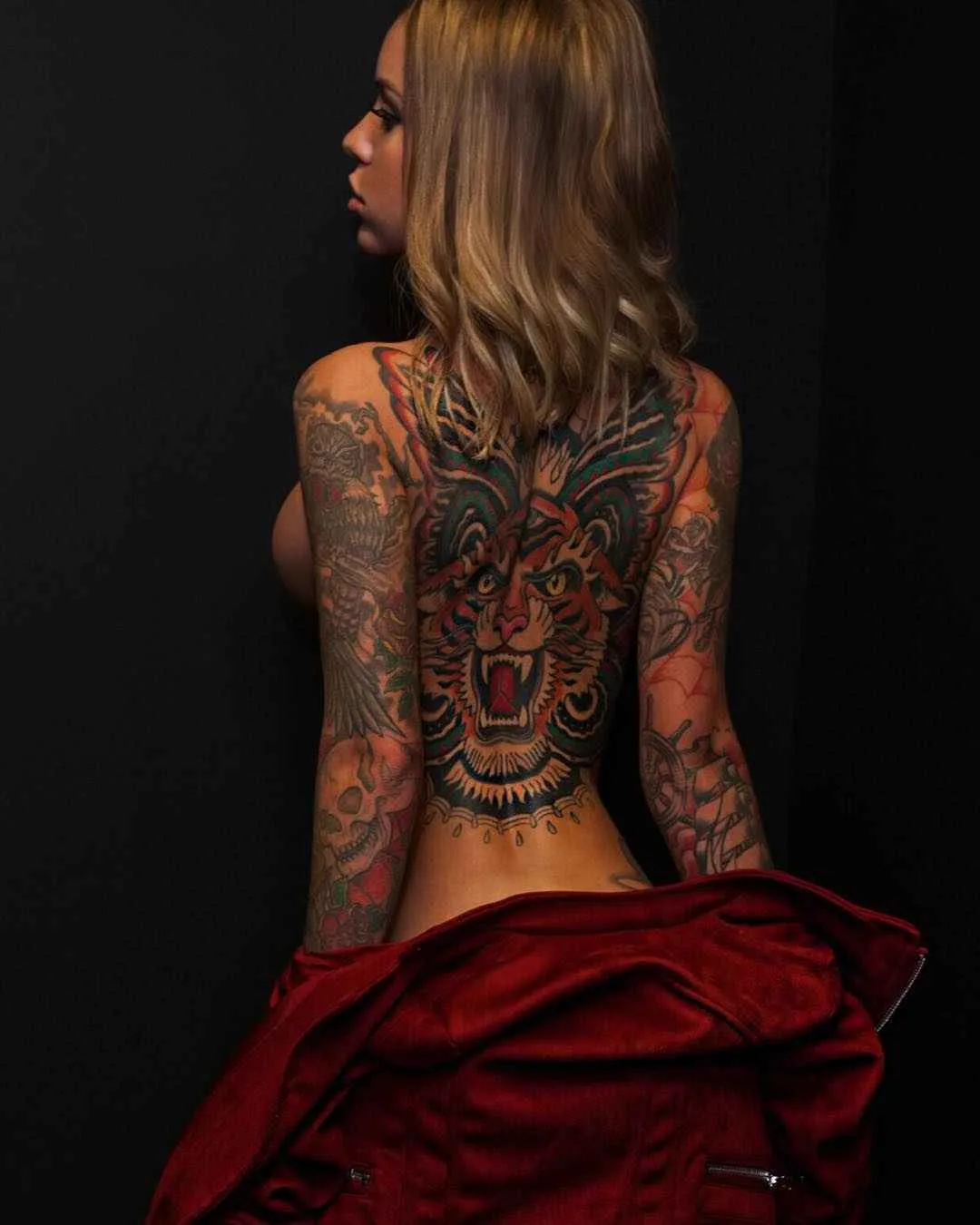 Modello tatuato Laurence B&eacute;dard, modello alternativo femminile, ragazza tatuata | Canada