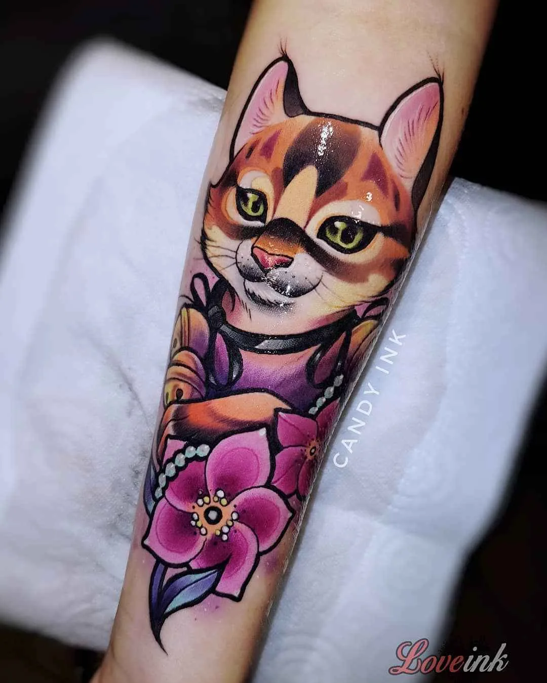 Tatuador Laura Konieczna, estilo de tatuagem de cores autorais neo-tradicional | Polônia