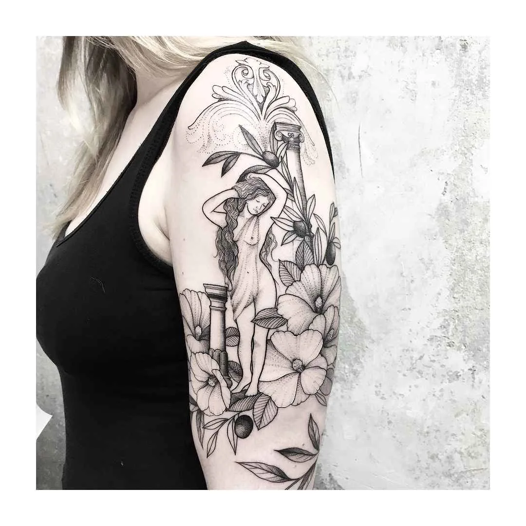 Artista di tatuaggi Vlada Shevchenko, tatuaggio nero chiaro in stile dell'autore, linewok, minimalismo | Kiev, Ucraina