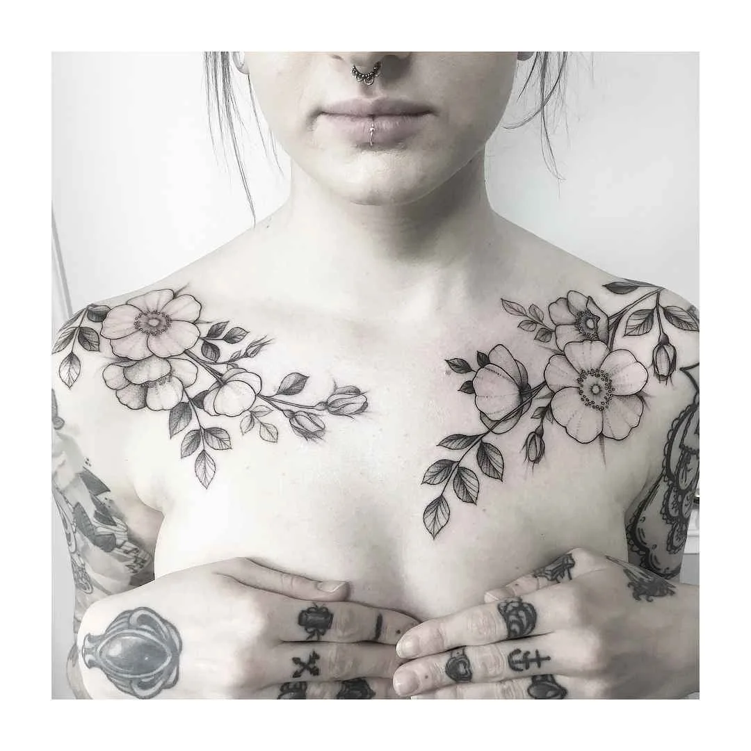 Artista di tatuaggi Vlada Shevchenko, tatuaggio nero chiaro in stile dell'autore, linewok, minimalismo | Kiev, Ucraina