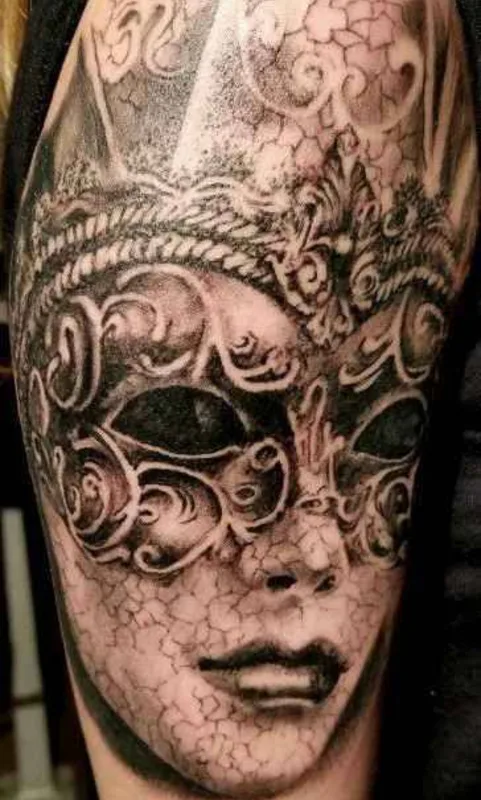 black and grey black and grey tatuaje en shoulder #17869 | Tatuador CRISTIAN ZINK