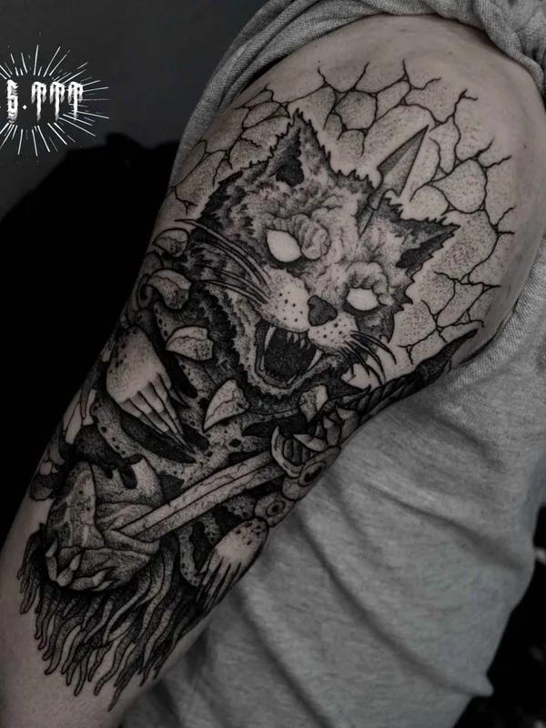 black and grey blackwork Tatuagem em upper arm #17855 | Tatuador Клим Шахнин