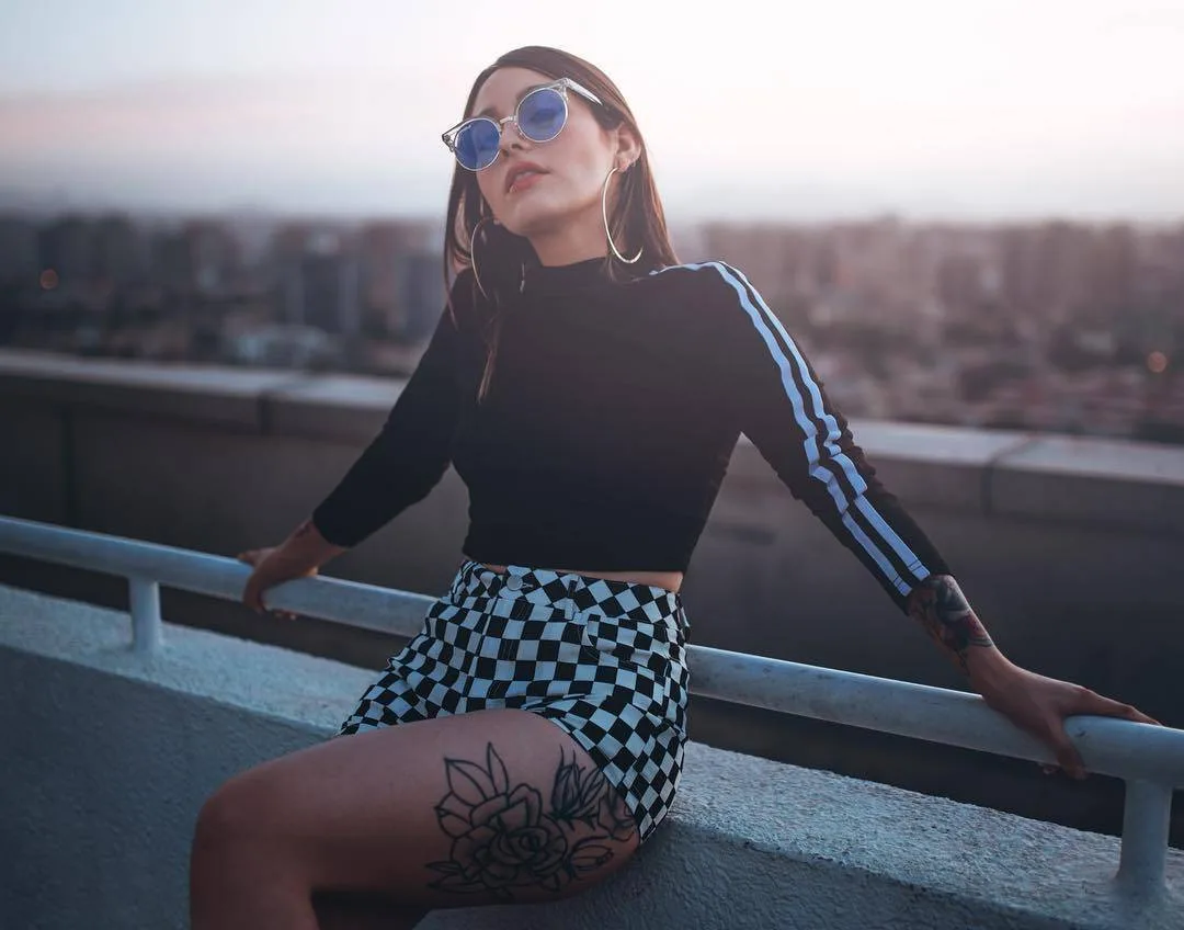 Modello tatuato Mica, foto alternativa instagram model, ragazza con tatuaggio 