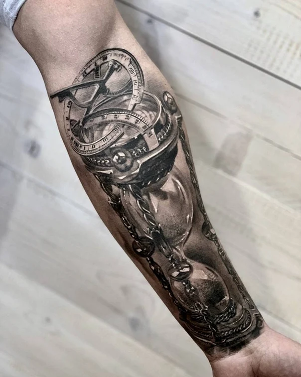 Реализм Hourglass, Clock tattoo на Предплечье