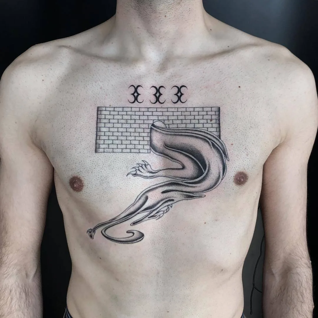 Tattoo artist Jose Mendonza, black author's old school traditional tattoo | Portugal