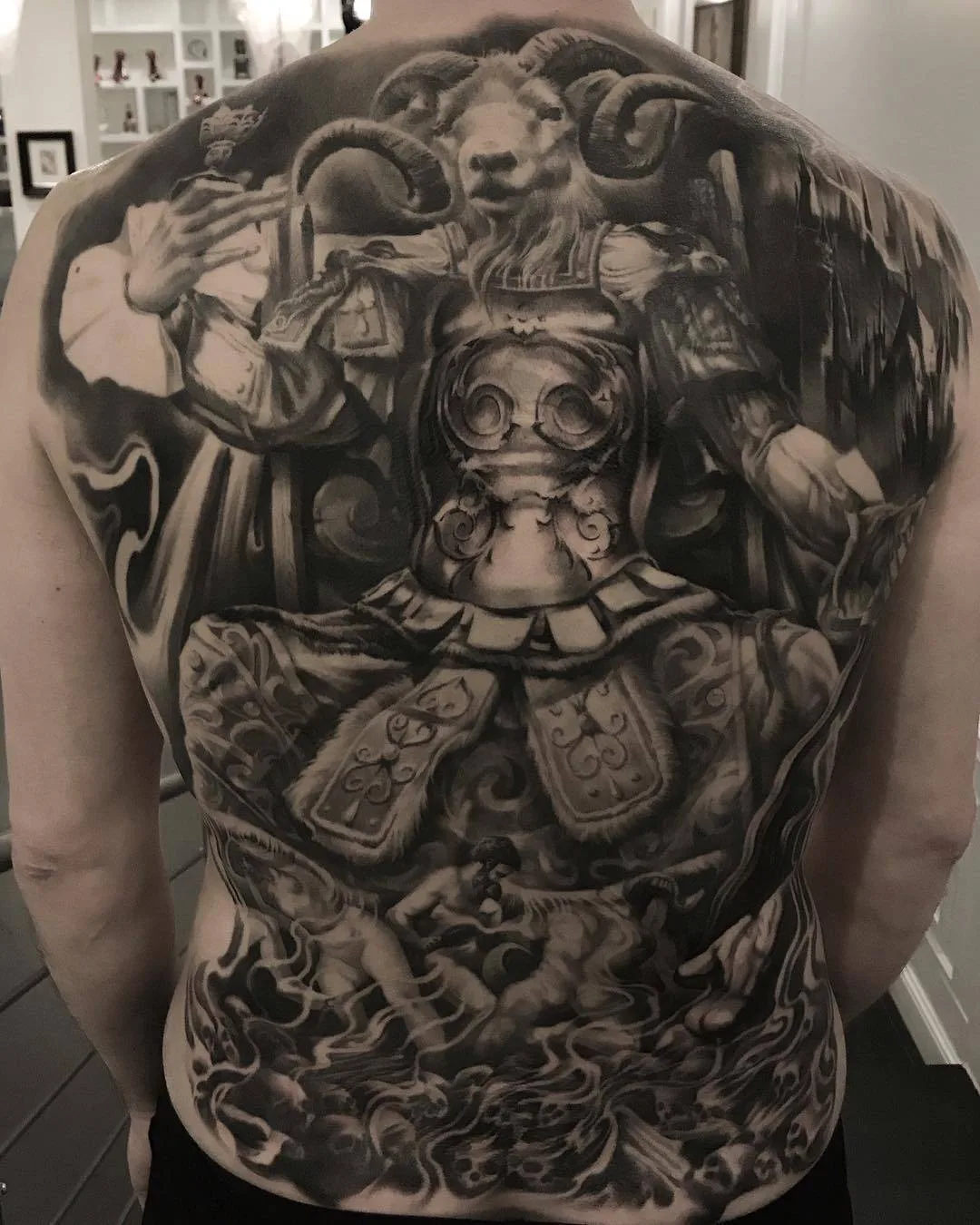 Artista de tatuagem Ivano Natale, tatuagem de portrétio black e grey realista | Itália