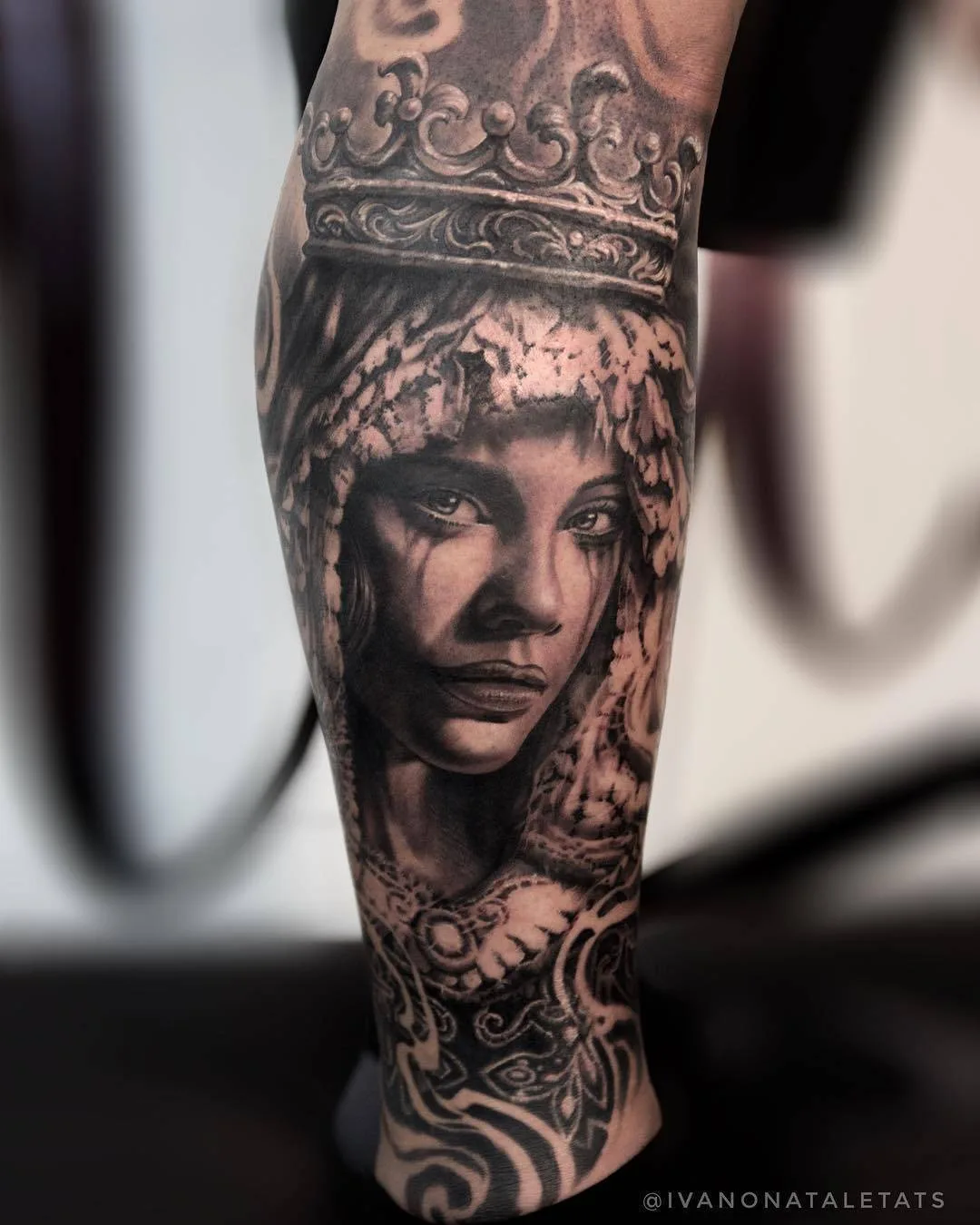 Artista de tatuagem Ivano Natale, tatuagem de portrétio black e grey realista | Itália