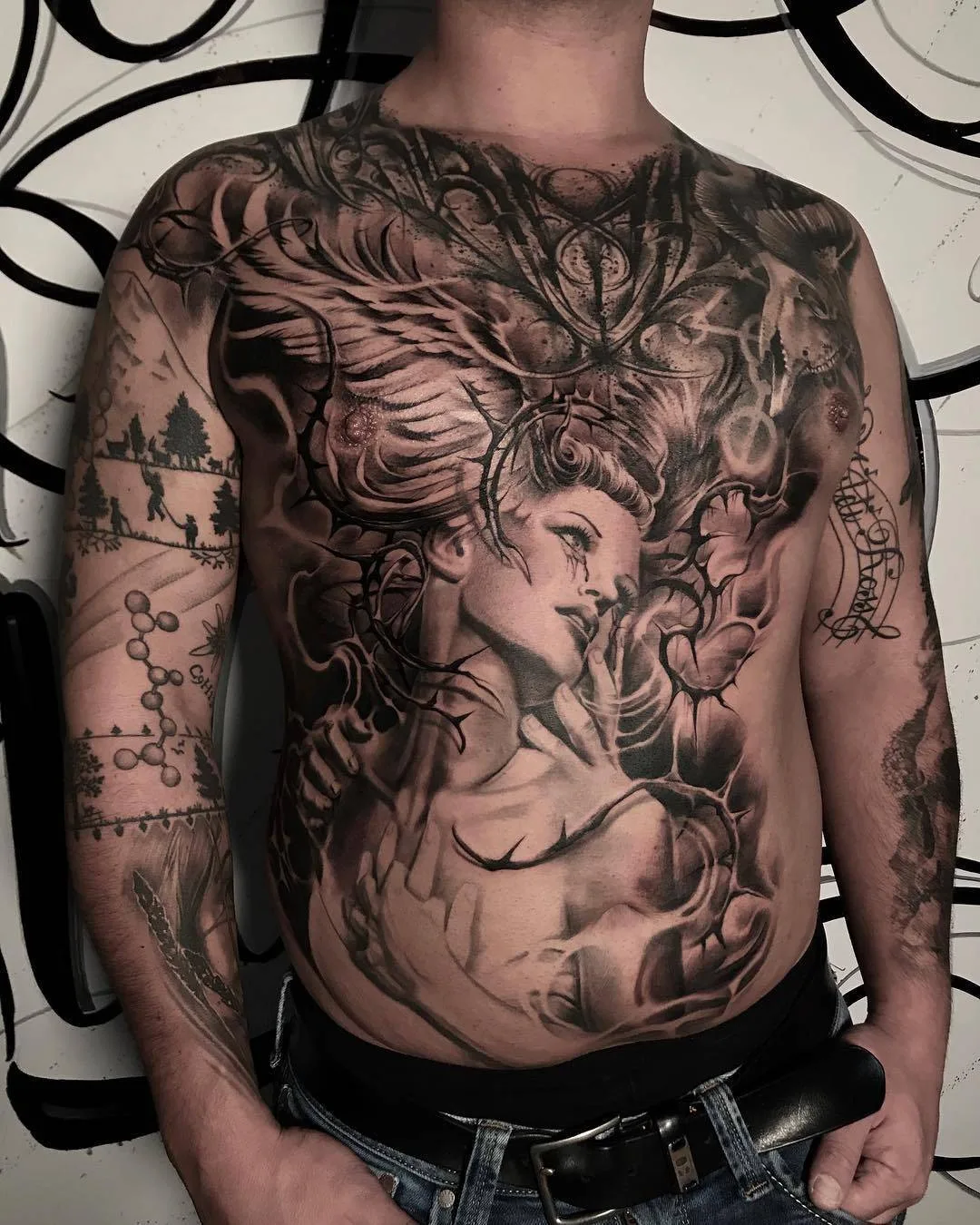 Artista de tatuagem Ivano Natale, tatuagem de portrétio black e grey realista | Itália