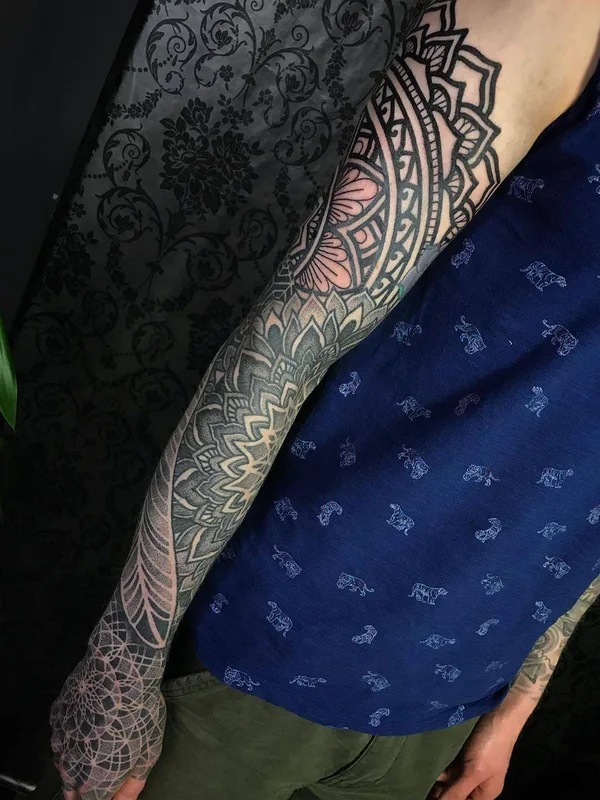 black and grey mandala татуировка на full sleeve #29261 | Тату мастер Deryn Twelve