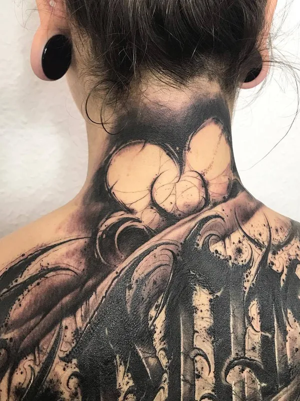 female black and grey blackwork 타투 부위 back of neck #29337 | 타투이스트 Felix Seele