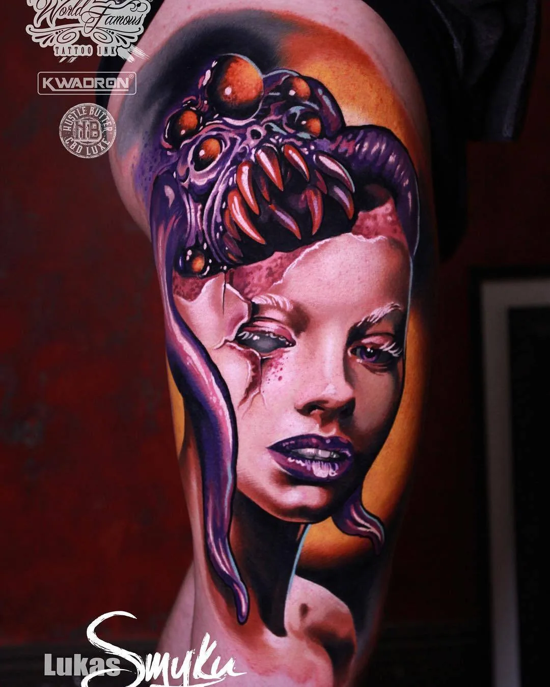 Artista de tatuagem Lukasz Smyku, estilo de cores de realismo horrorístico | Polônia
