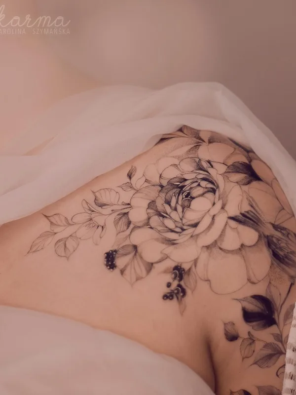 female black botanic Tatuaggio su shoulder #35528 | Tatuatore Karolina Szymańska