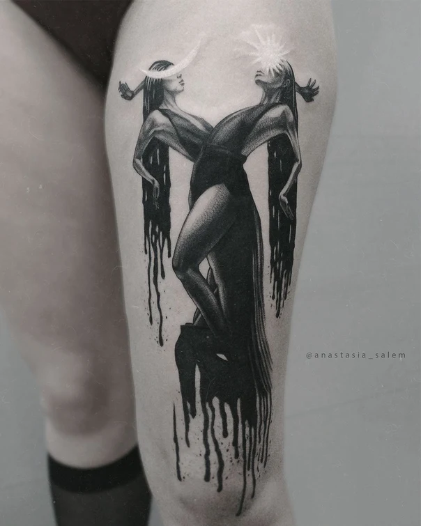 Блэкворк Figure, Moon tattoo на Thigh
