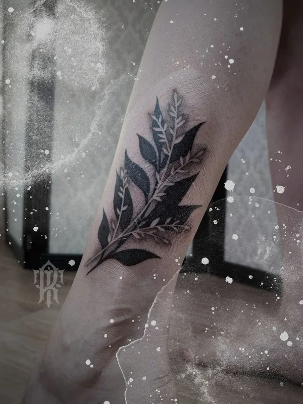 black botanic tatuaje en forearm #38943 | Tatuador Наталья Потапова