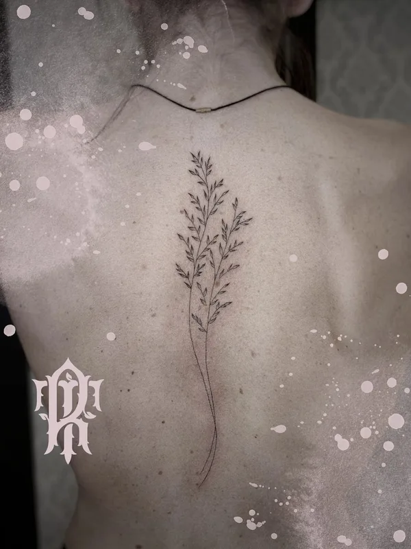 female black fineline tatuaje en upper back #38938 | Tatuador Наталья Потапова