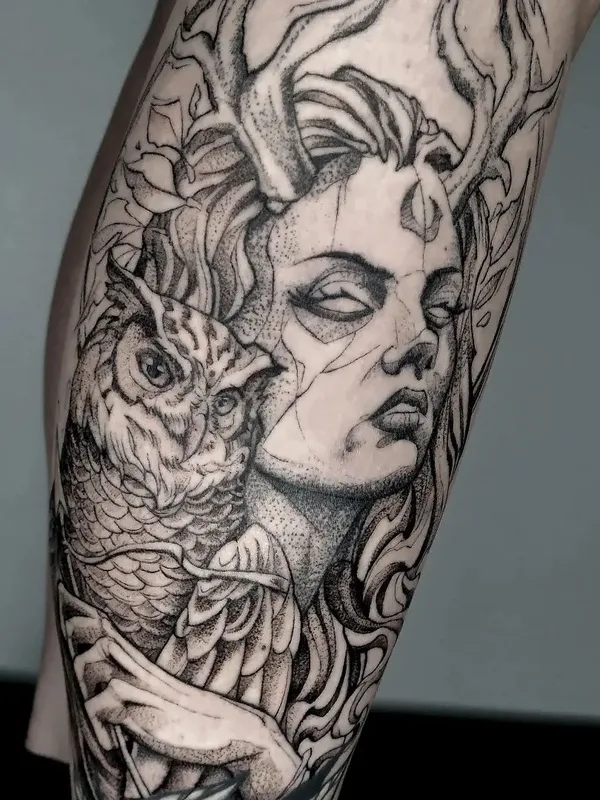 female black and grey blackwork Tatuaggio su calf #52869 | Tatuatore Станислав @andron_tatt