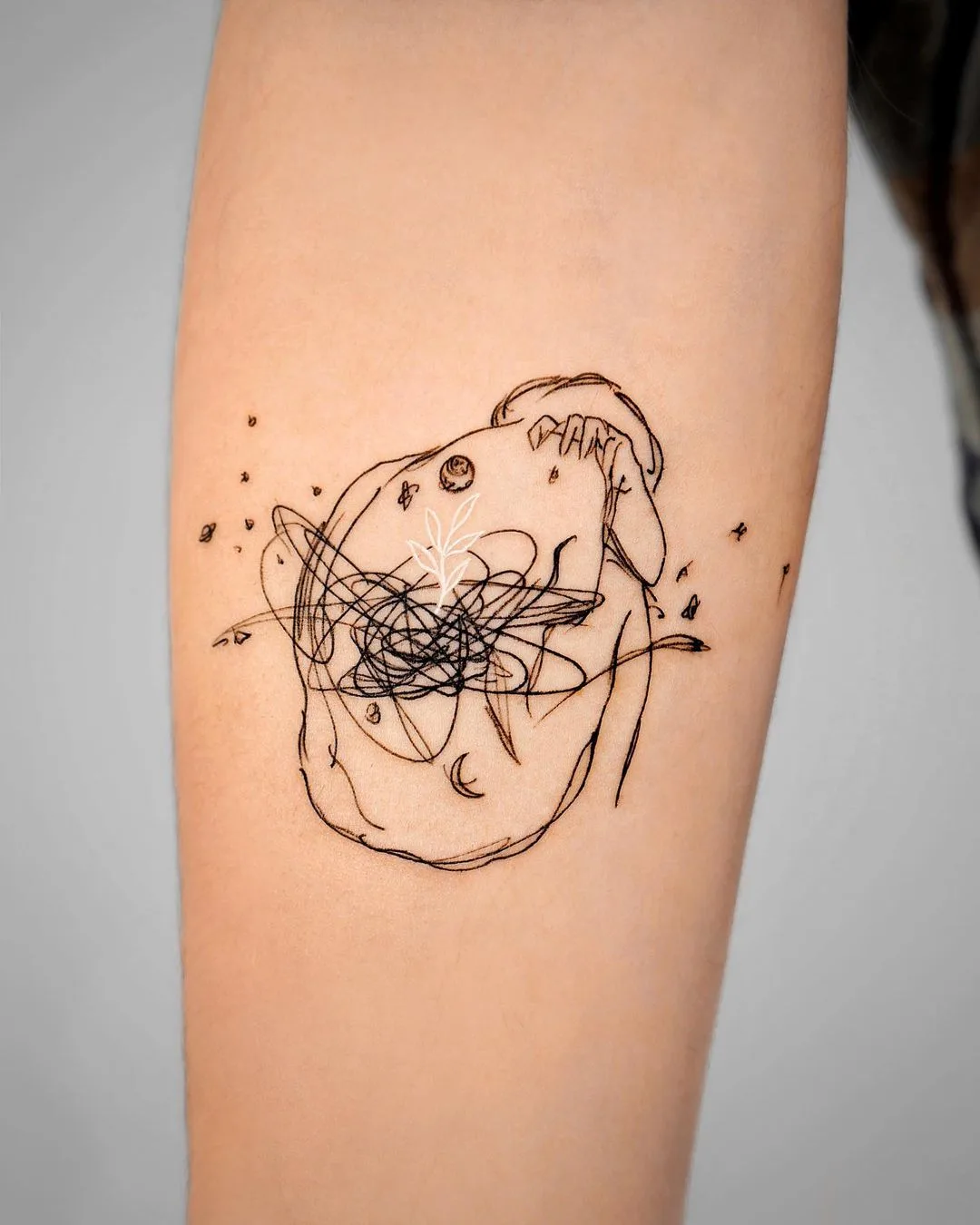 Tecnica a linea sensuale in tatuaggi da Pauline - image 2