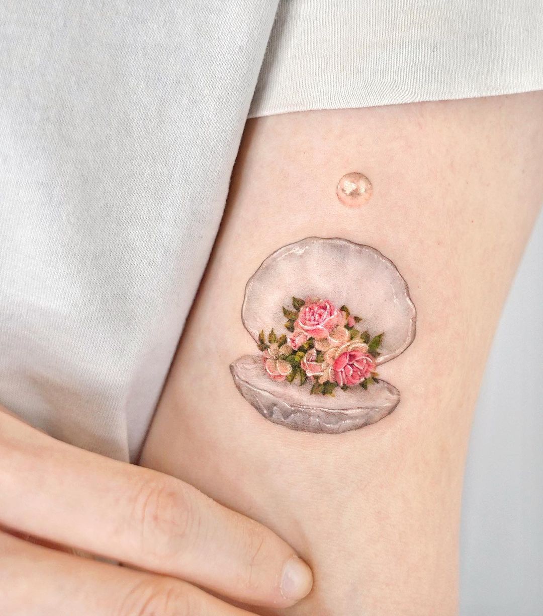 Bright floral mood in tattoos by Songe | iNKPPL