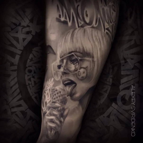 Реализм Portrait, Microphone tattoo на Предплечье