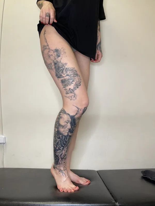 female black and grey realism Tatuaggio su full leg #53085 | Tatuatore Дарья Гарамова