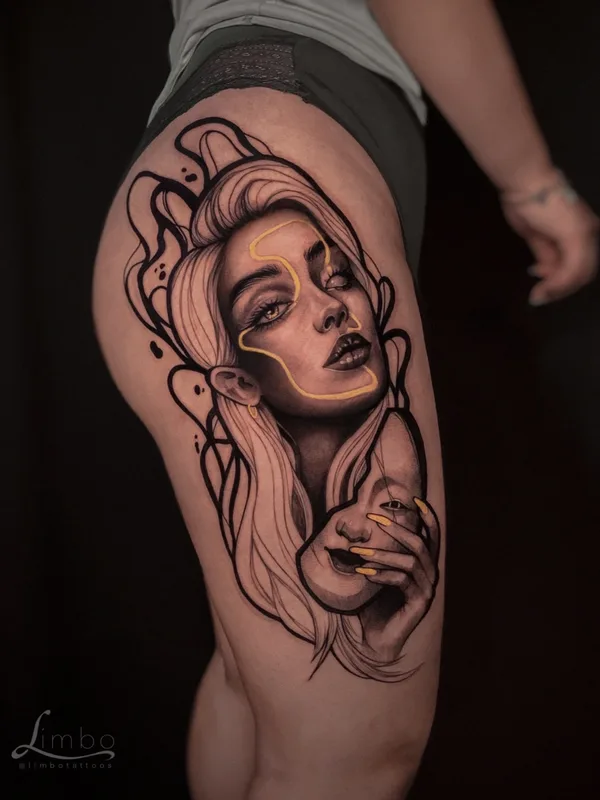female black and grey realism татуировка на thigh #53152 | Тату мастер Lina Limbo