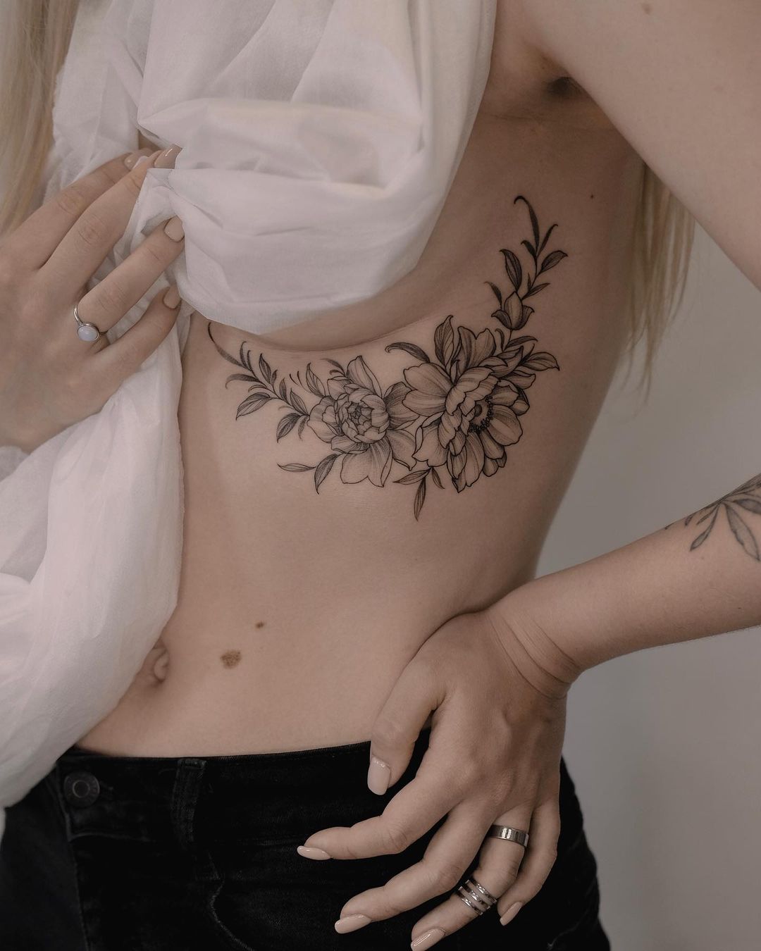 Cute Feminine Flower Armband Tattoo On Wrist  Tattoo Designs for Women