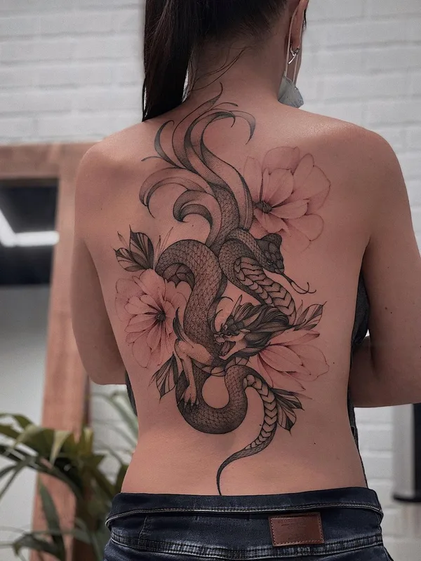 female black and grey black and grey tattoo on upper back #53395 | Tattoo Artist Варвара Романчук