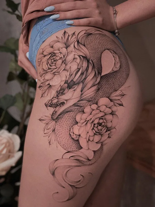 female black and grey blackwork tattoo on thigh #53401 | Tattoo Artist Варвара Романчук