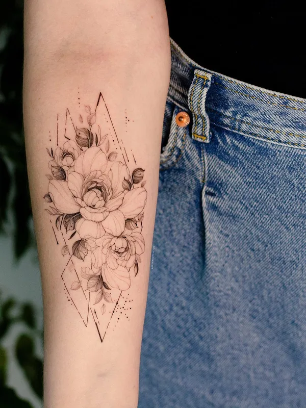 black and grey fineline 纹身 在 forearm #65045 | 纹身师 Valera Kot